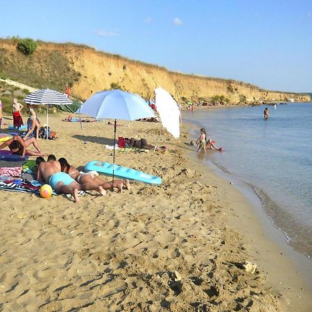 Apartments Ljilja In Privlaka, Near Sandy Beach Привлака Екстериор снимка