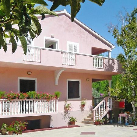 Apartments Ljilja In Privlaka, Near Sandy Beach Привлака Екстериор снимка