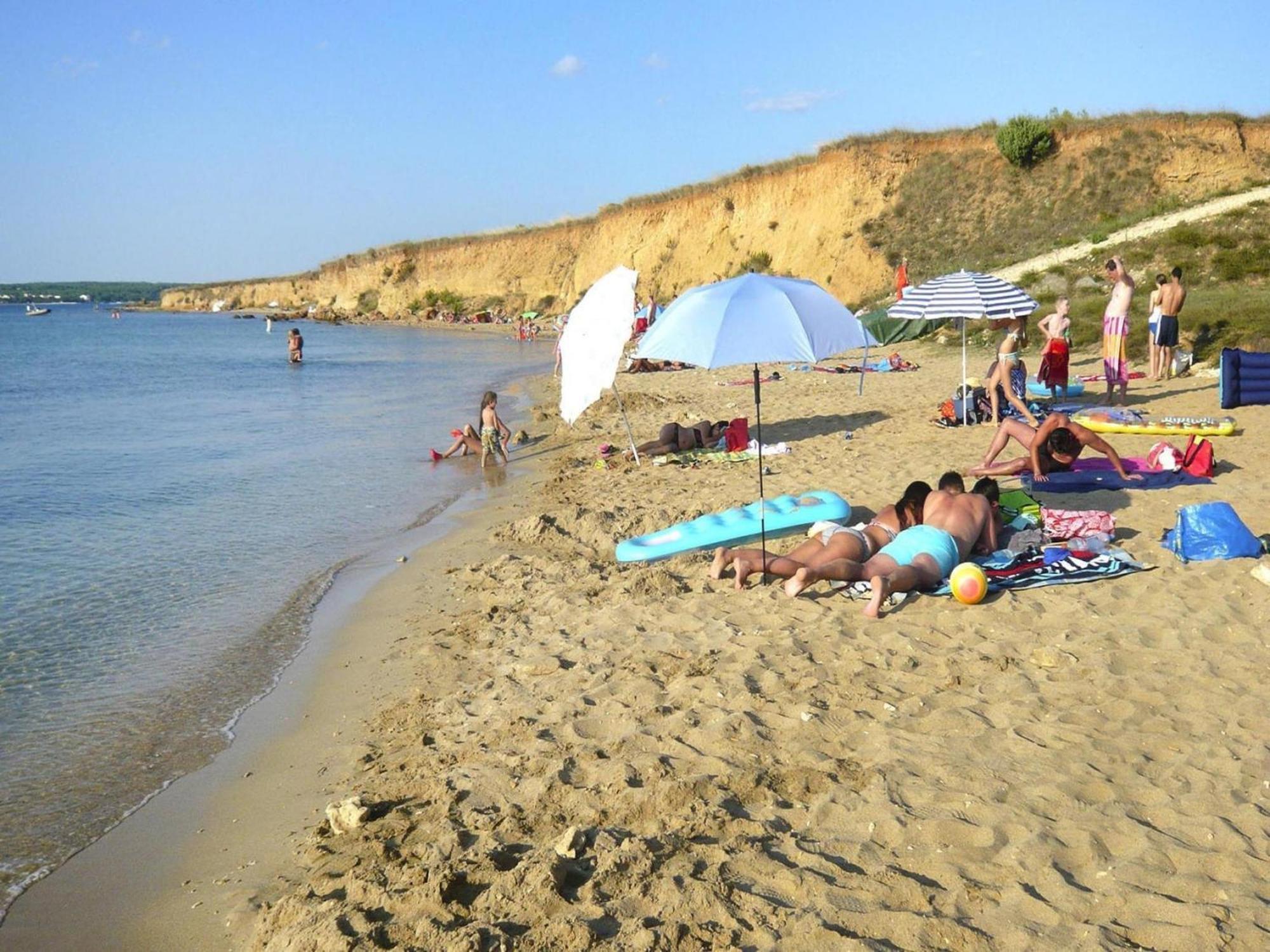 Apartments Ljilja In Privlaka, Near Sandy Beach Привлака Екстериор снимка