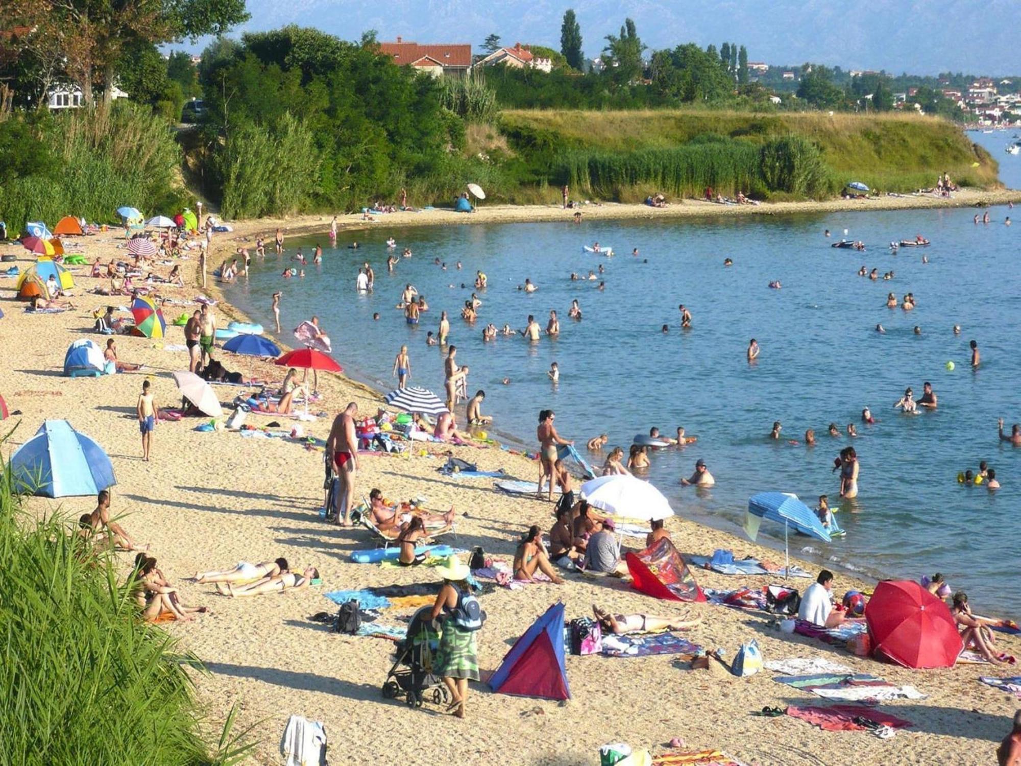 Apartments Ljilja In Privlaka, Near Sandy Beach Привлака Екстериор снимка