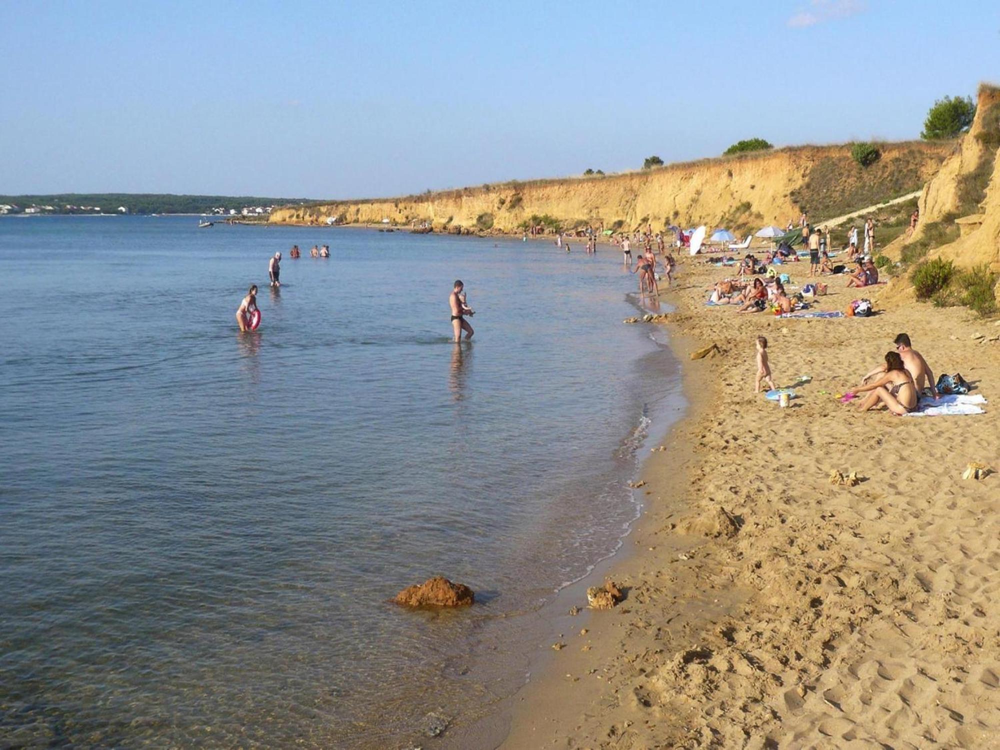 Apartments Ljilja In Privlaka, Near Sandy Beach Привлака Екстериор снимка