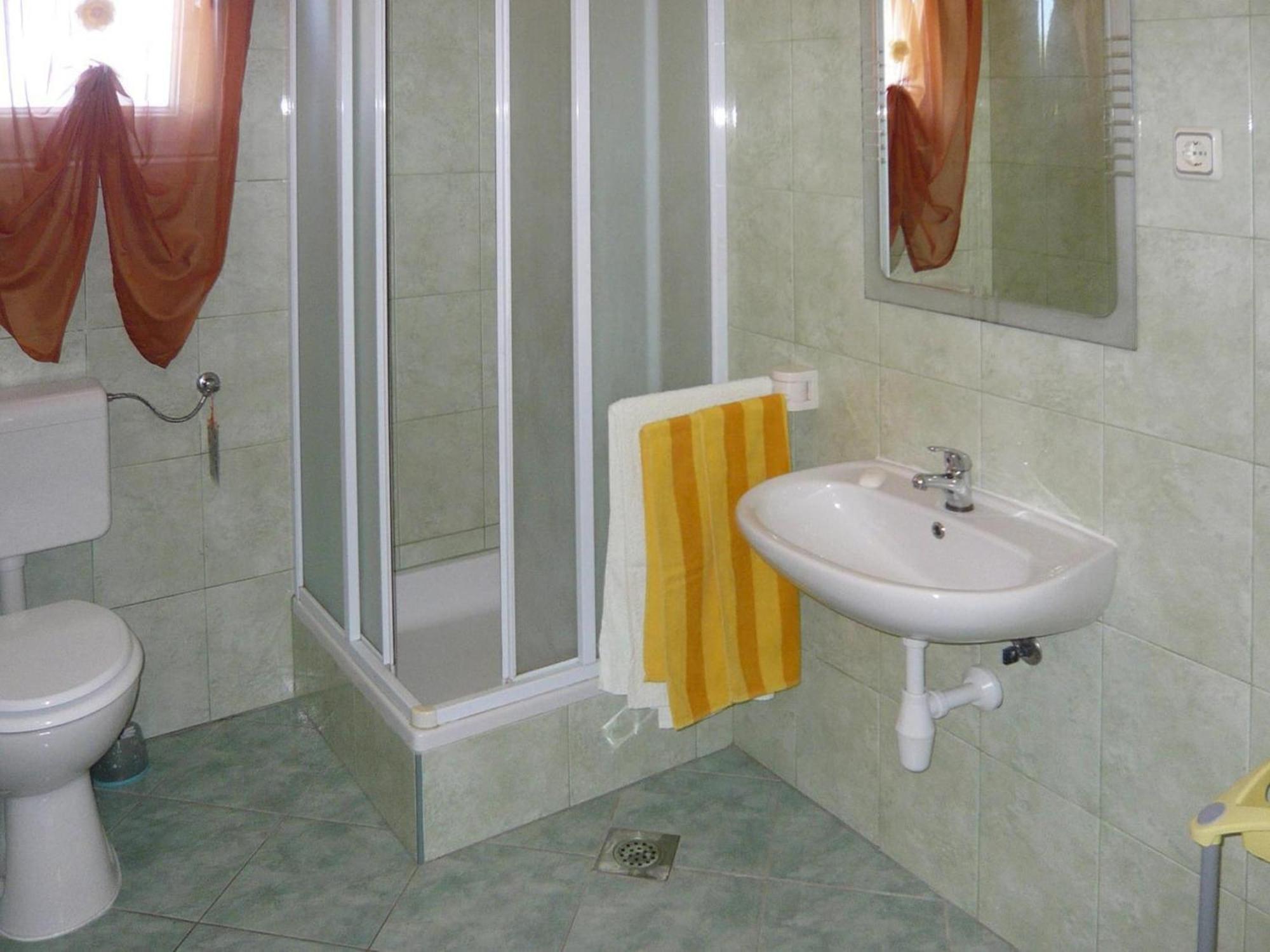 Apartments Ljilja In Privlaka, Near Sandy Beach Привлака Екстериор снимка
